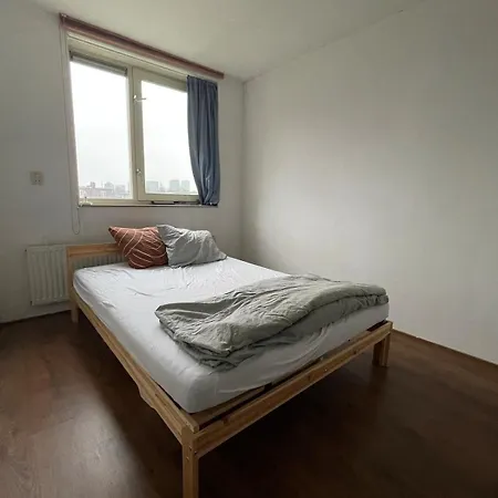 Large West With Balcony *